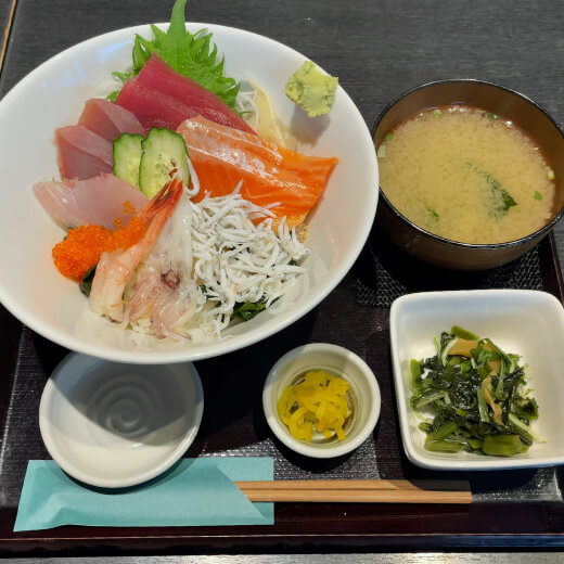 寿司ビストロ糧　海鮮丼